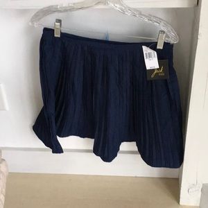 New with tags Navy pleated polyester skirt